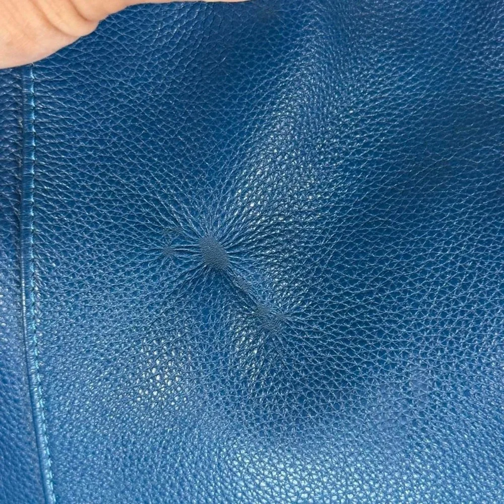 N/A blue coach